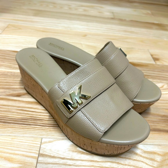 Michael Kors Beige Wedge Slides - Picture 2 of 11